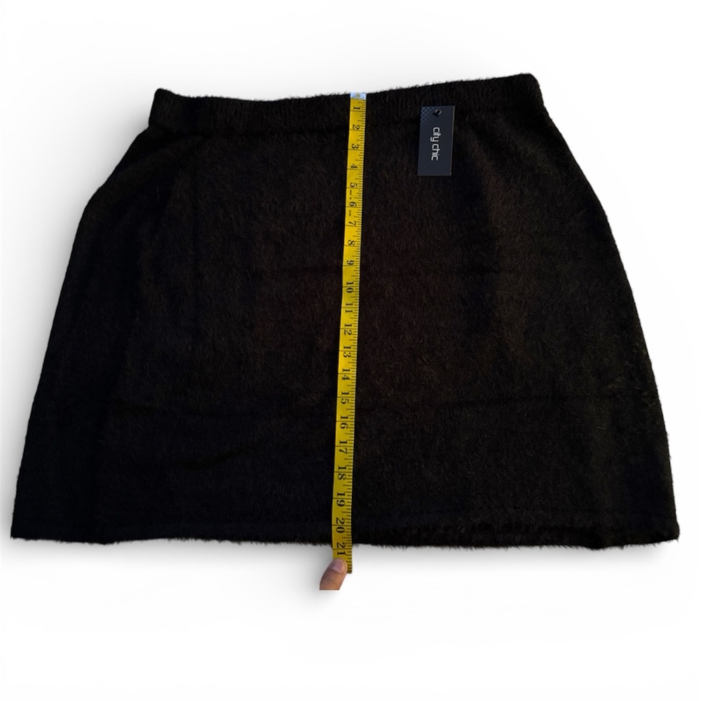 City Chic Fluffy Skirt - black                     Size L/20
New! - Picture 5 of 12